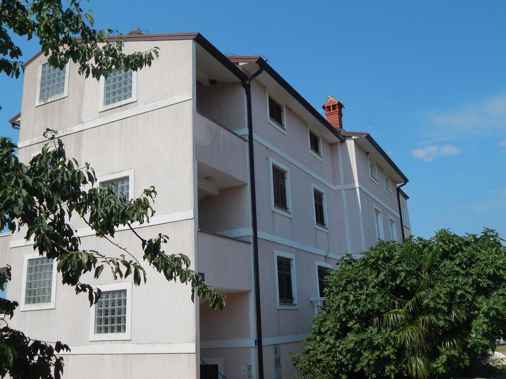Apartments Vilanija Exterior photo